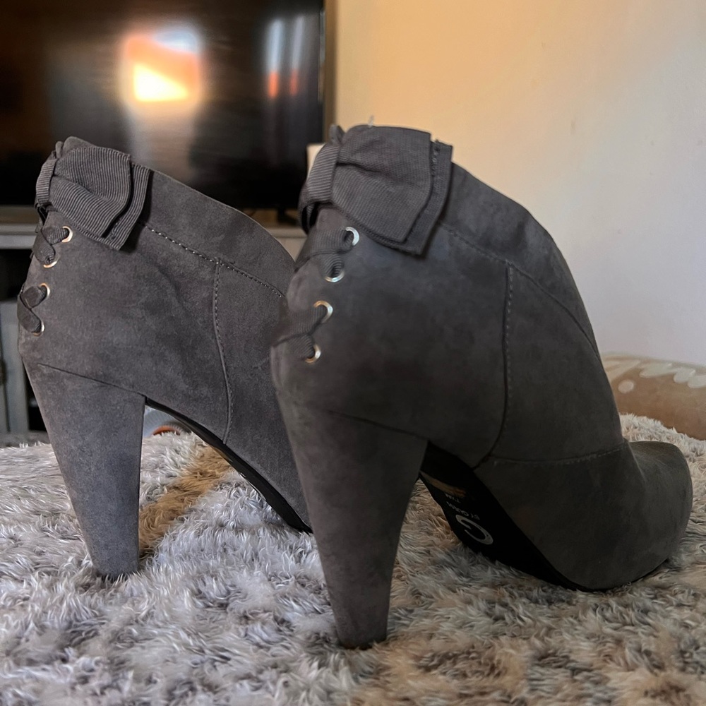 Womens Guess Booties